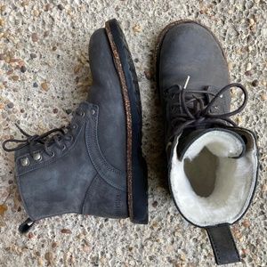 Birkenstock Bryson shearling lined boots Size 38